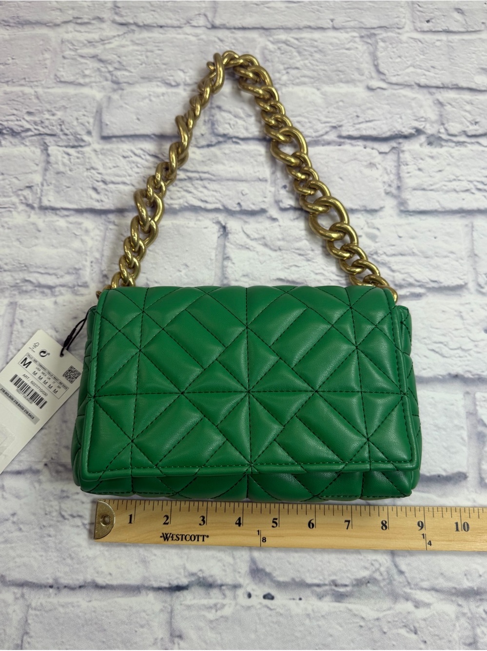 NWT Zara Green Quilted Shoulder Bag with Gold Chain Strap. Statement Bag. - Picture 7 of 8
